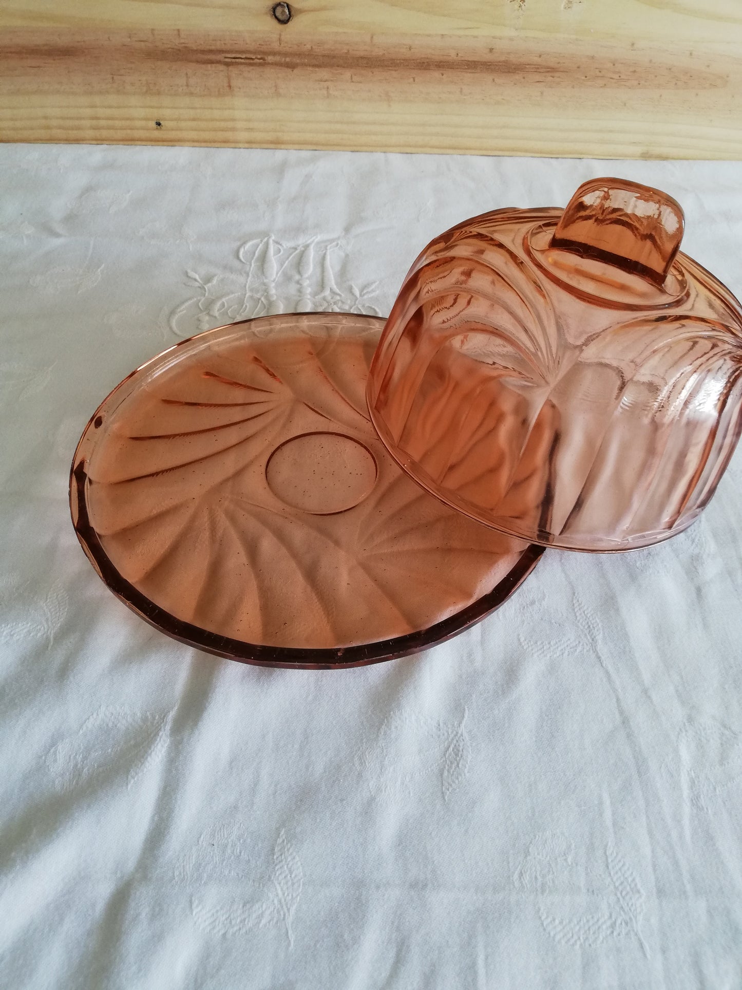 Cloche verre moulé rose art déco