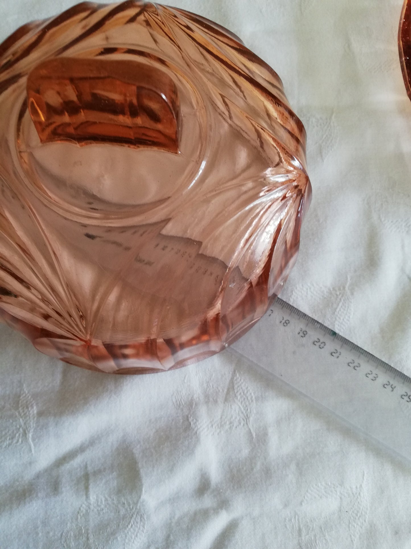 Cloche verre moulé rose art déco