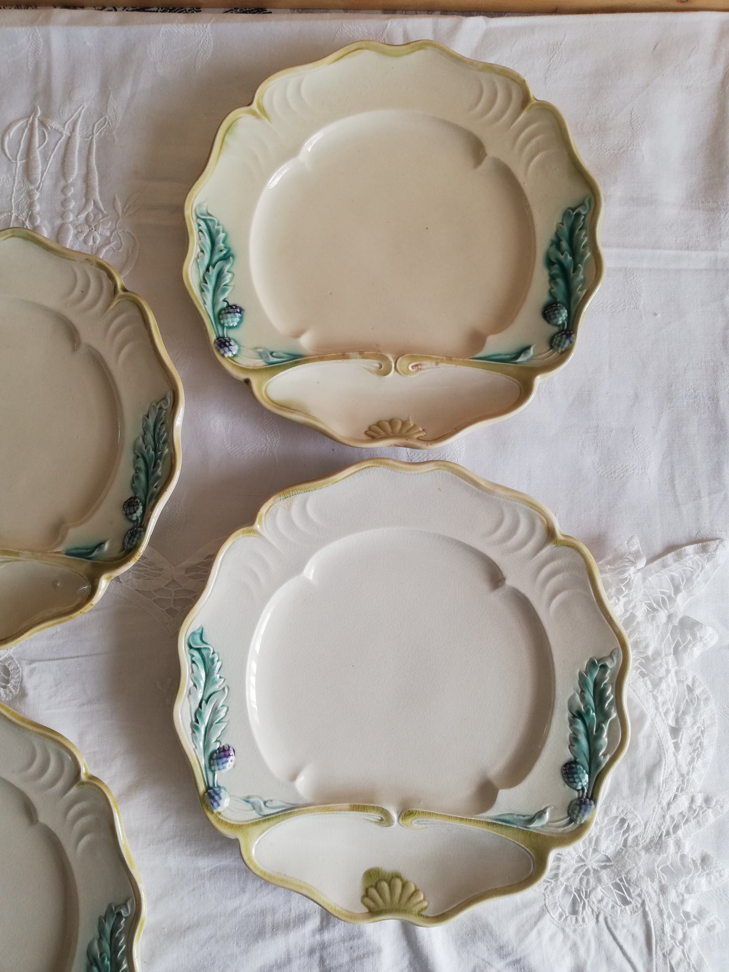 Assiette barbotine Fives Lille