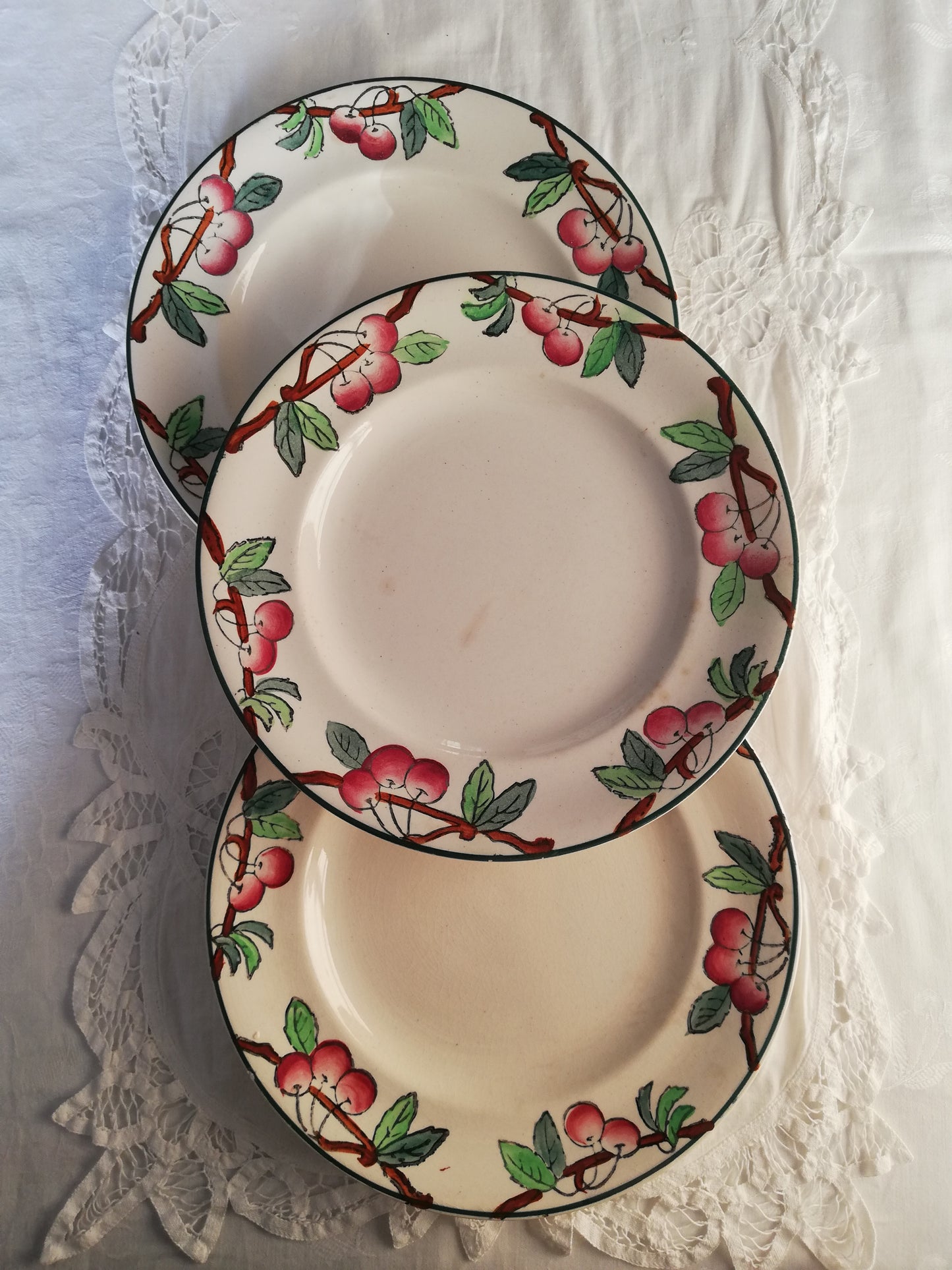 3 Assiettes Cerise Longwy