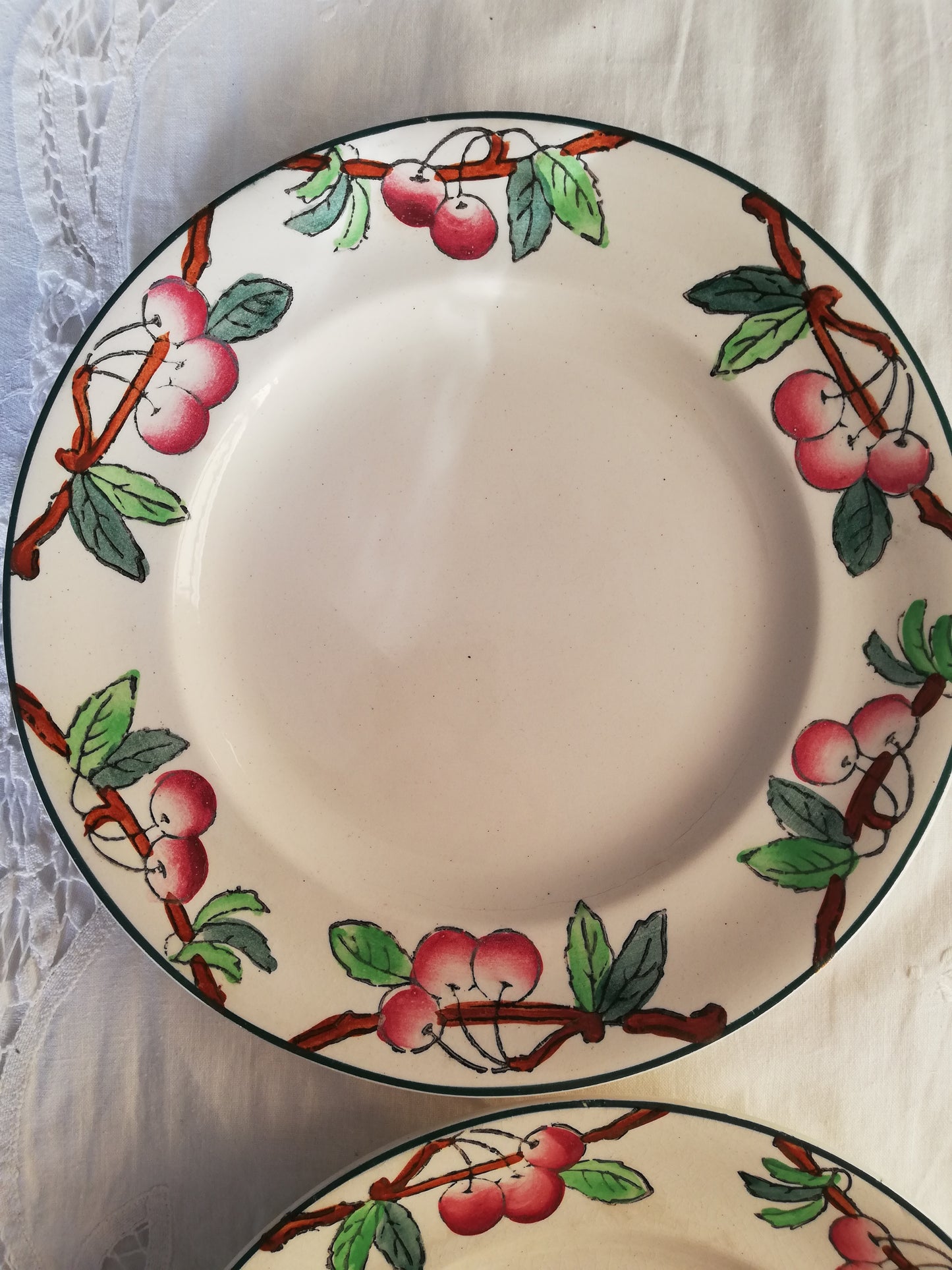 3 Assiettes Cerise Longwy