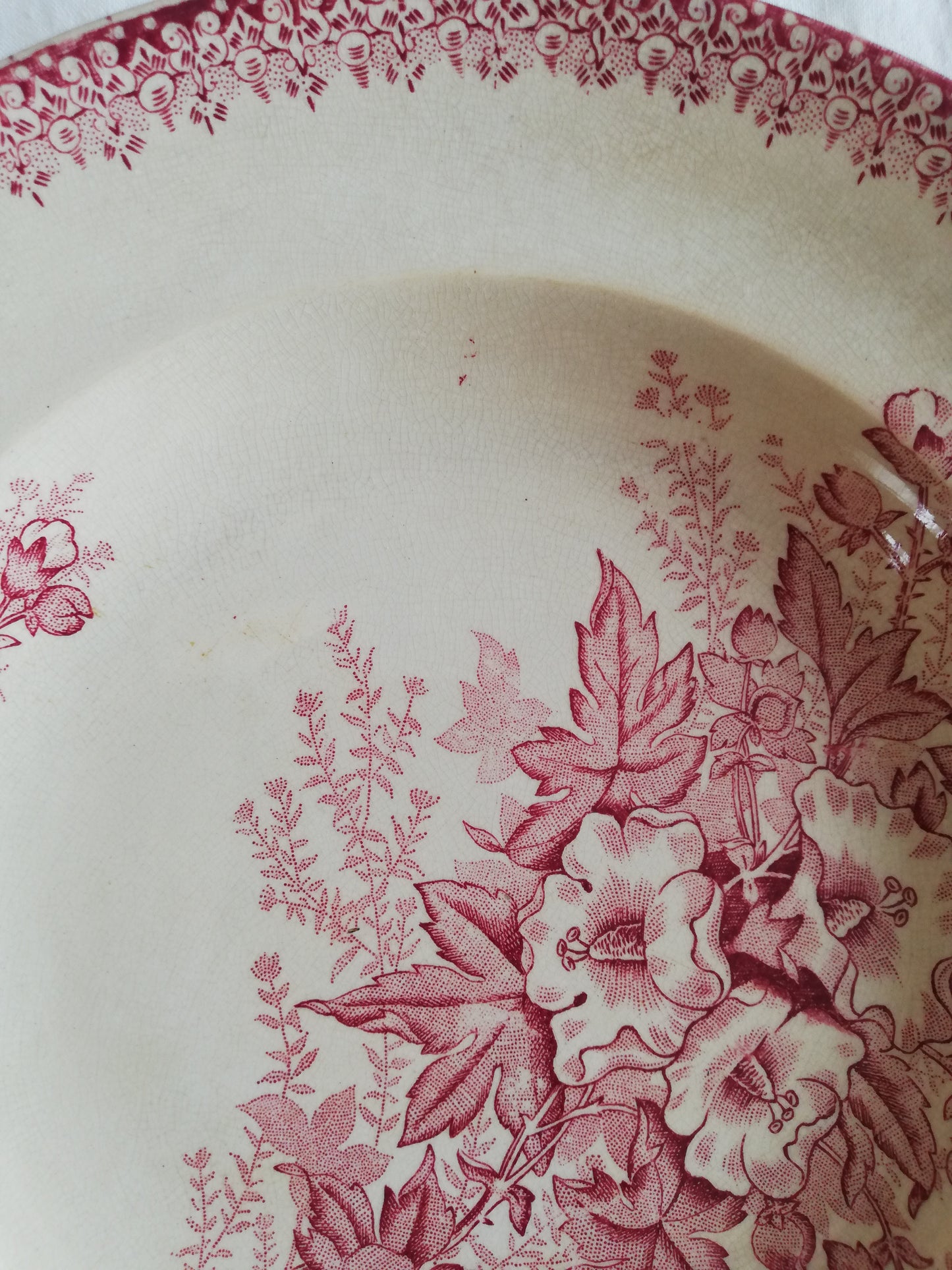 Assiette Eglantine Onnaing Terre de Fer Rose