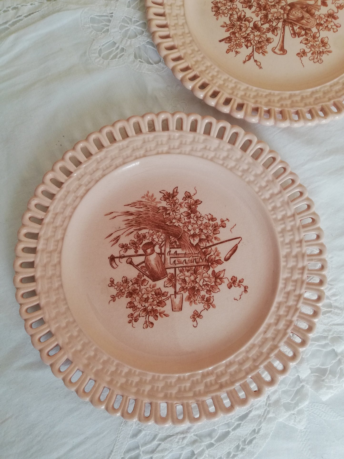 Assiettes Ajourées Longwy