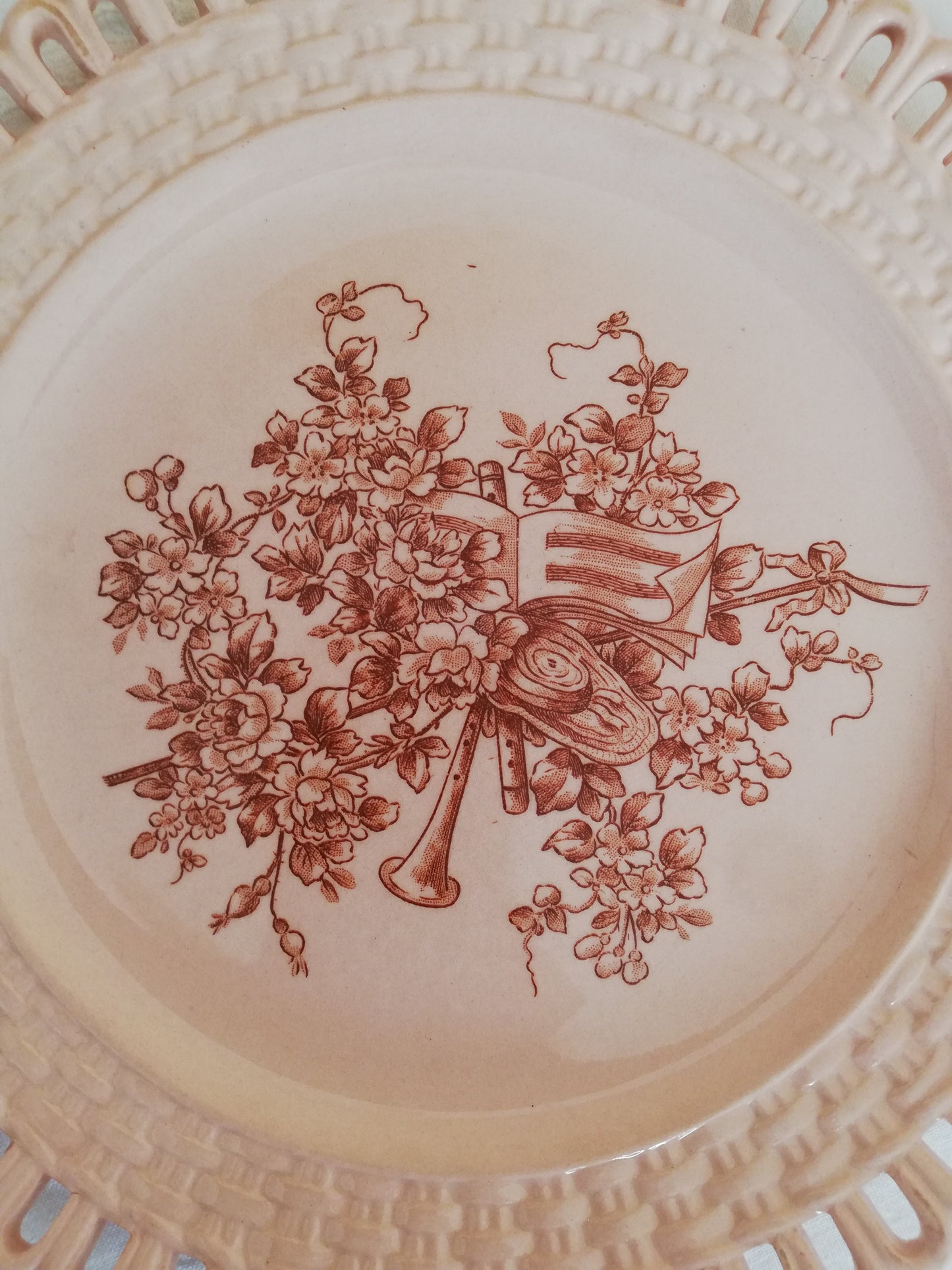 Assiettes Ajourées Longwy