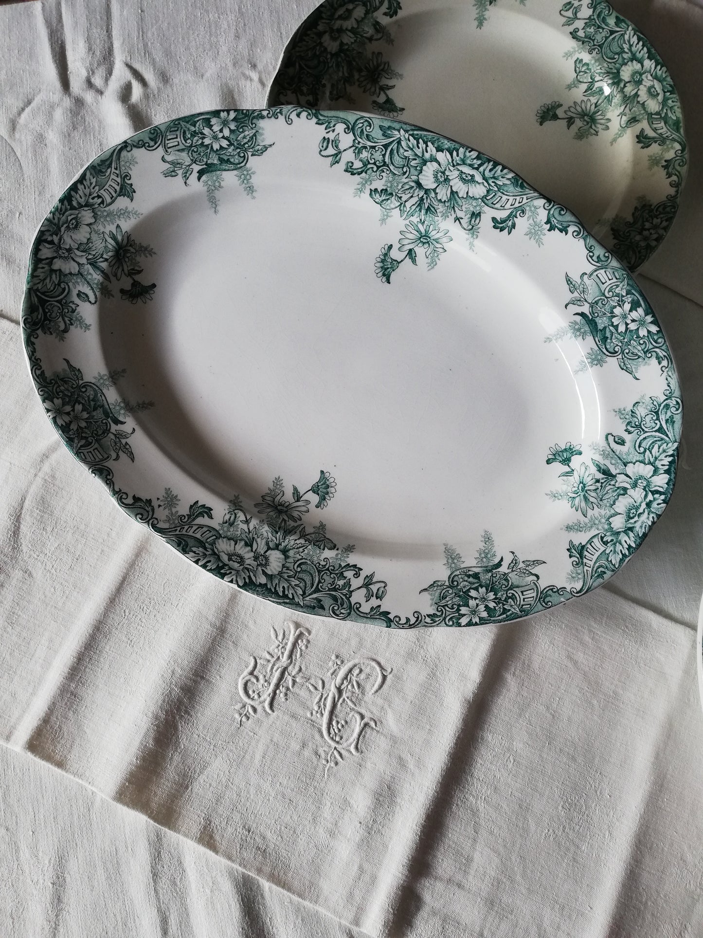 Grand plat oval terre de fer vert Onnaing