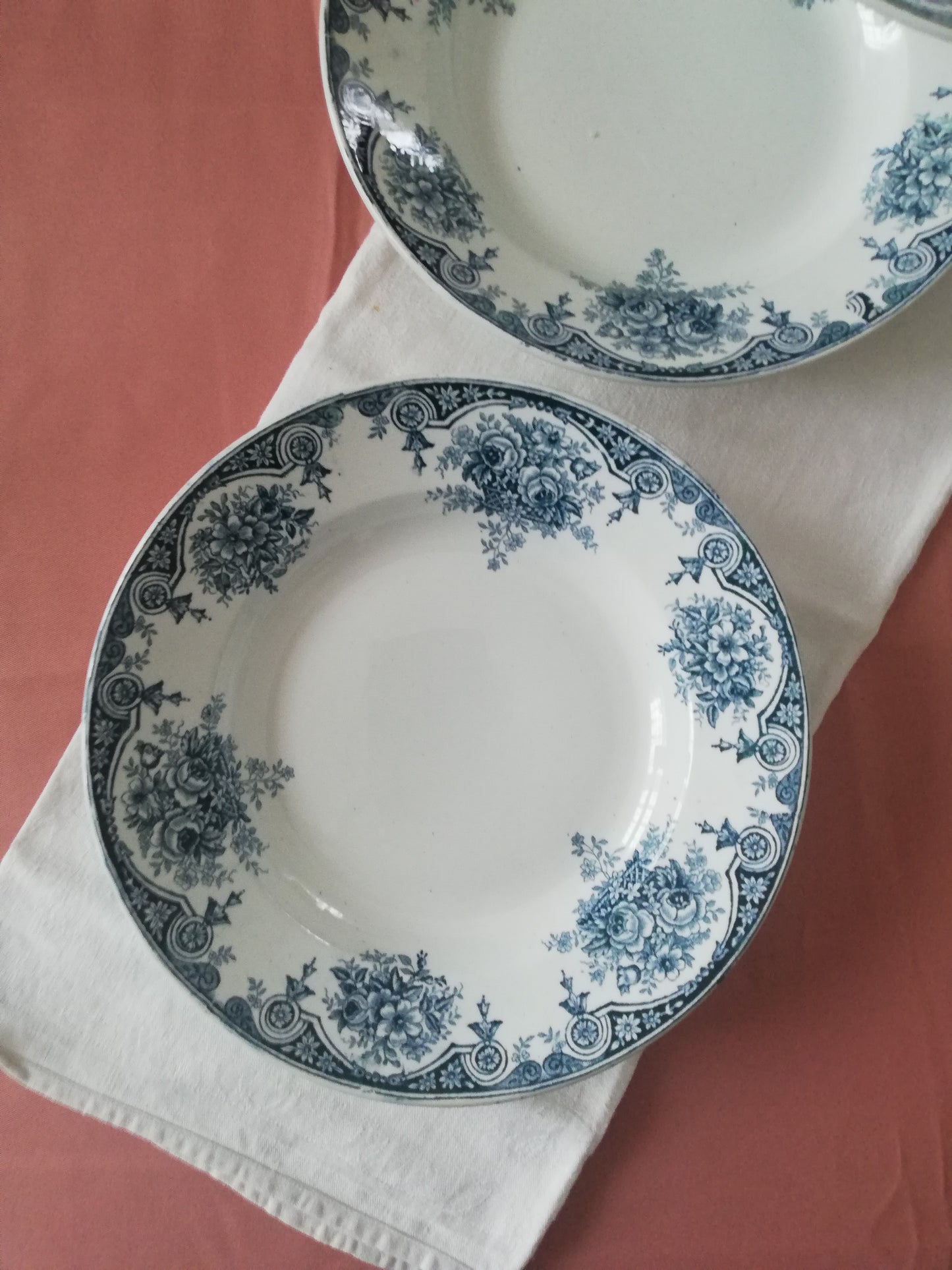 Pompadour Saint Amand Amandinoise flacher Teller