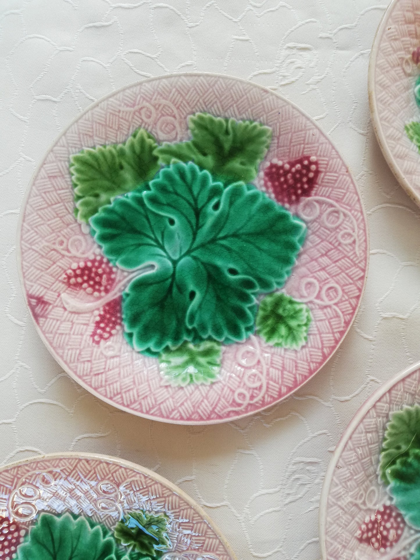 Assiette barbotine Salin