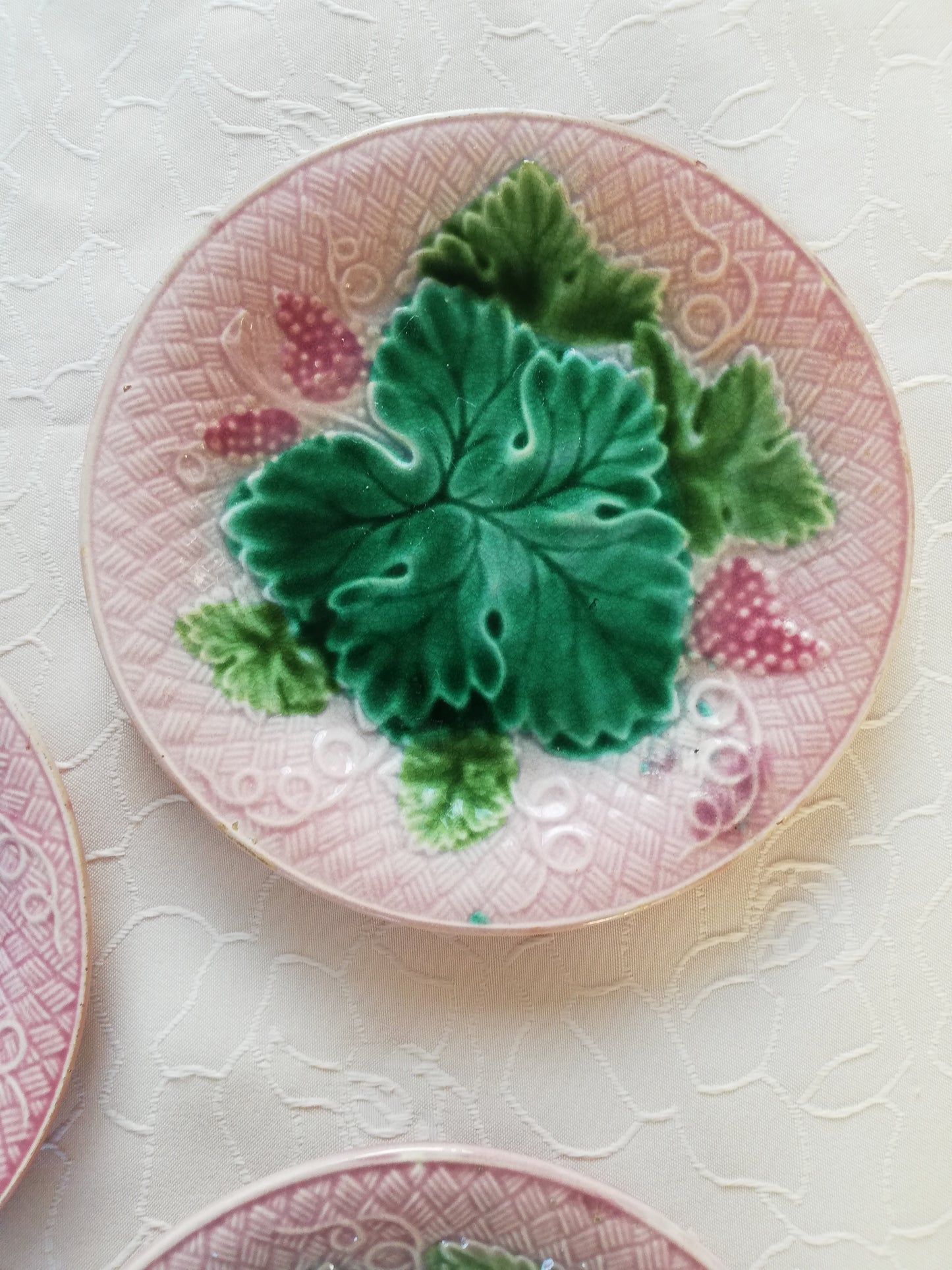 Assiette barbotine Salin