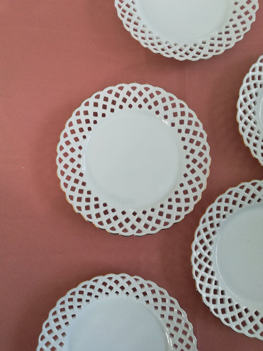 6 petites assiettes crown Regent ajourées