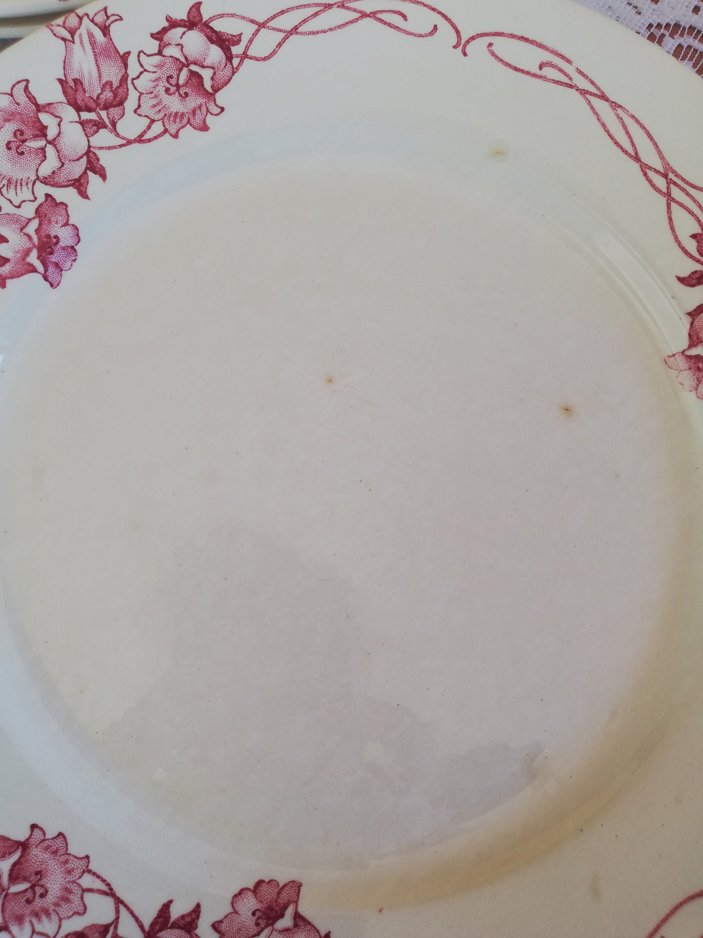 Assiette plate Palerme Sarreguemines terre de fer rose rouge
