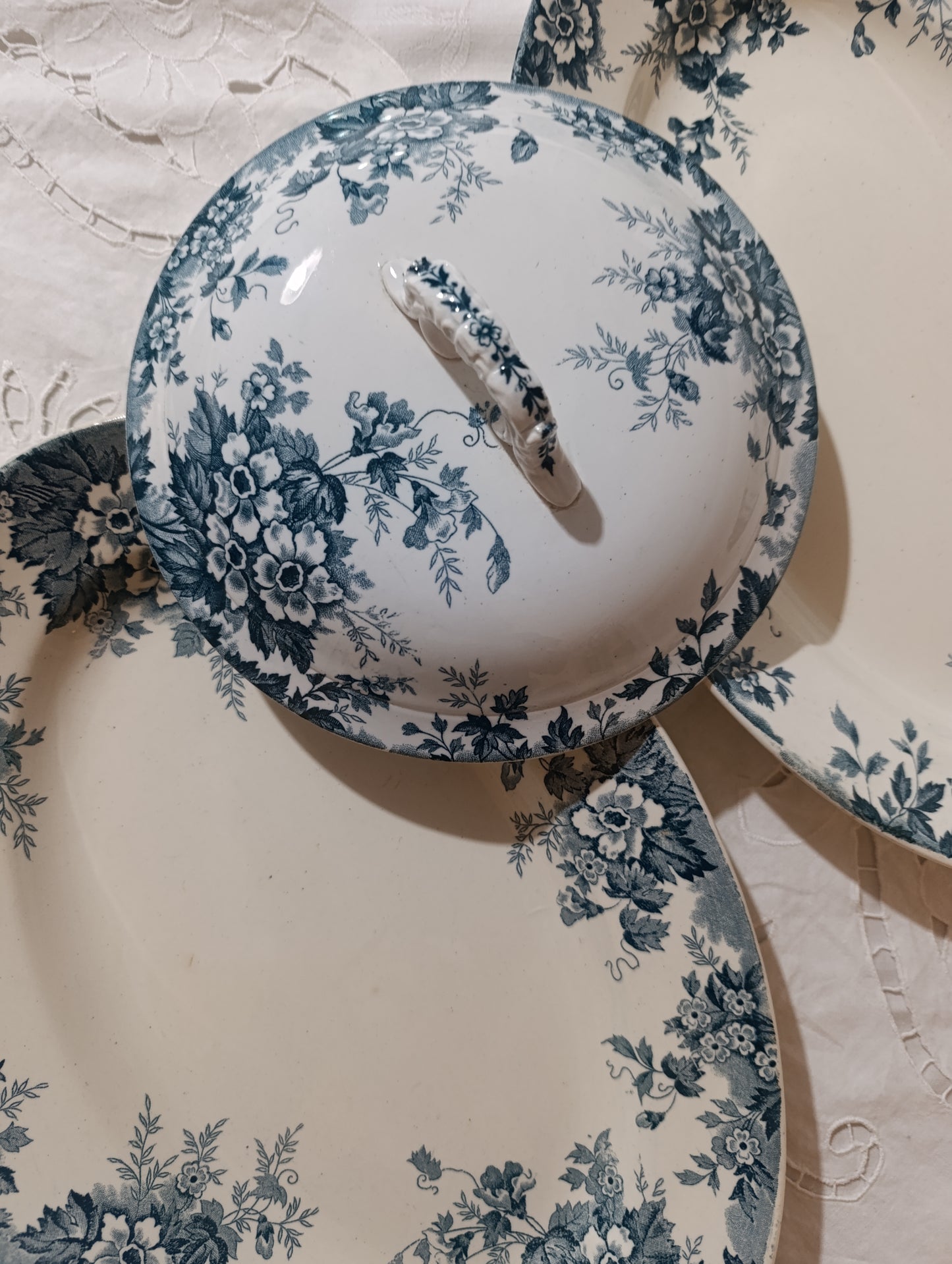 Plat oval Marie Louise Saint Amand