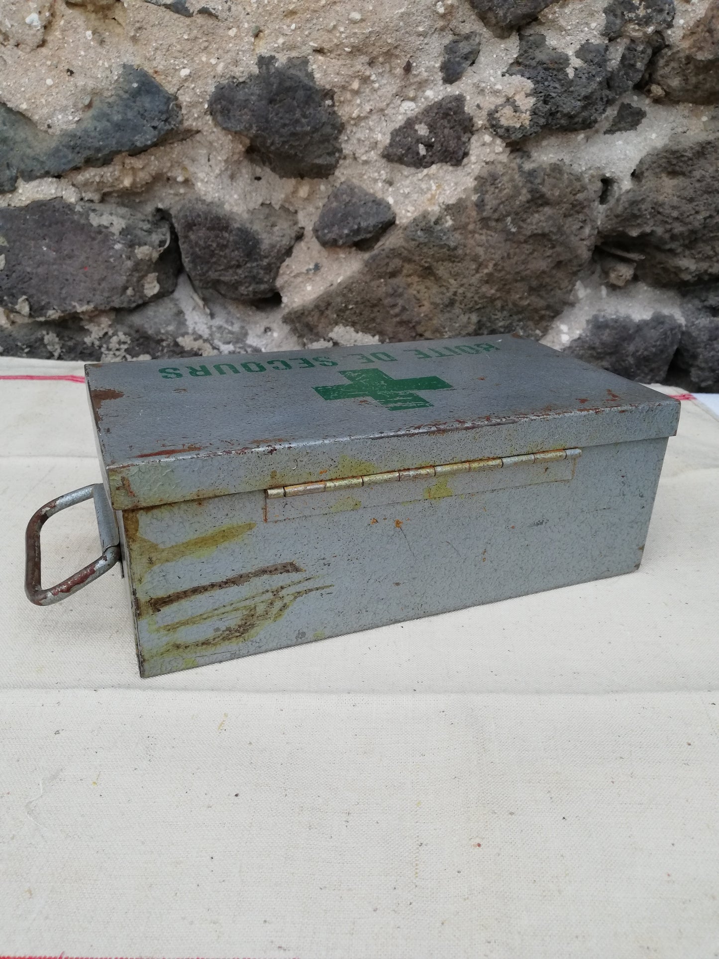 Boite de Secours en Metal