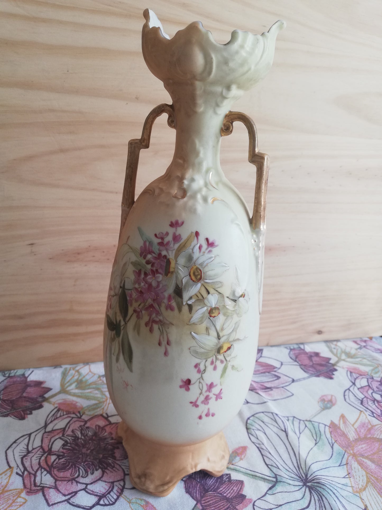 Vase Art Nouveau décor emaillé