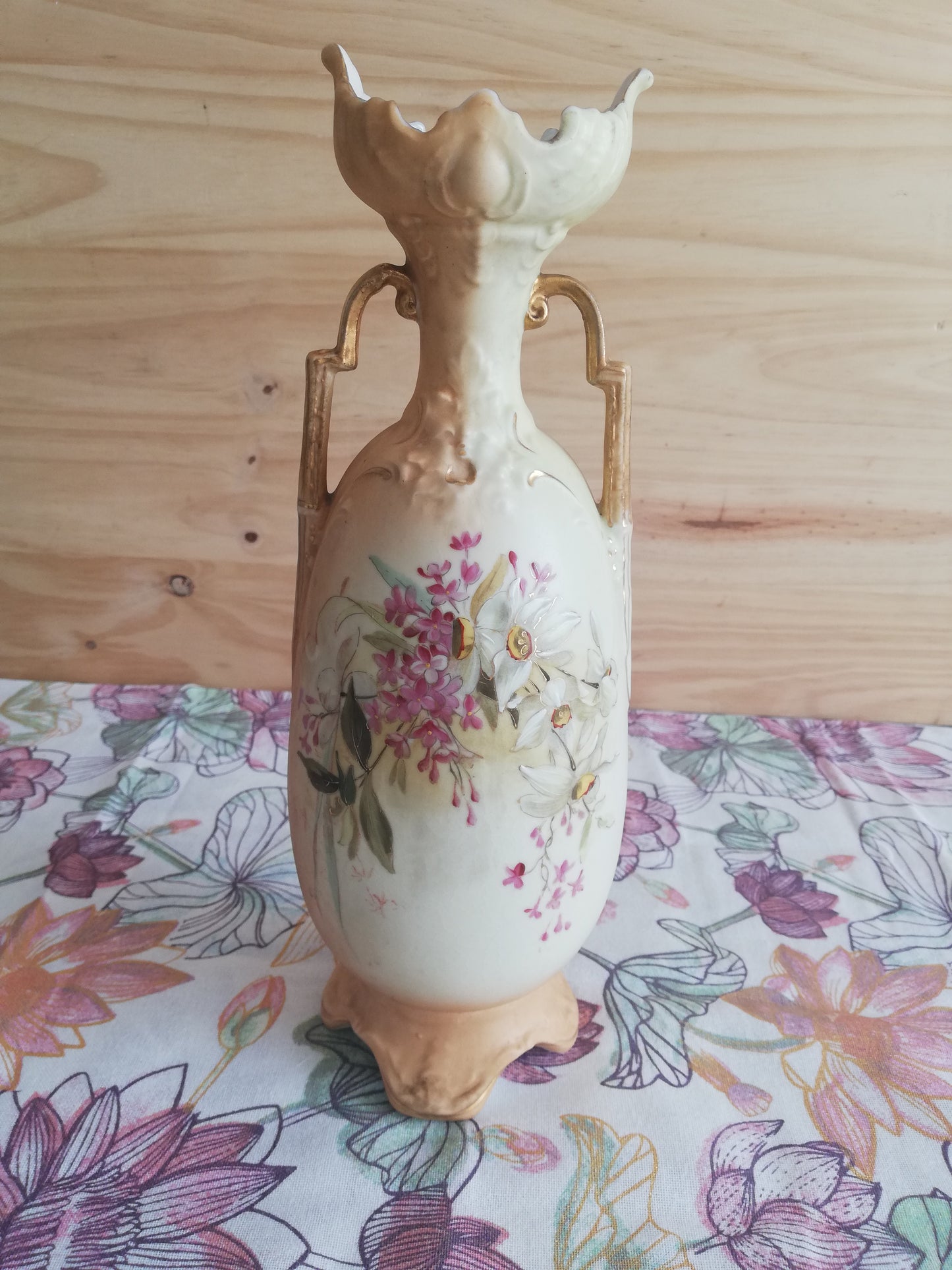 Vase Art Nouveau décor emaillé