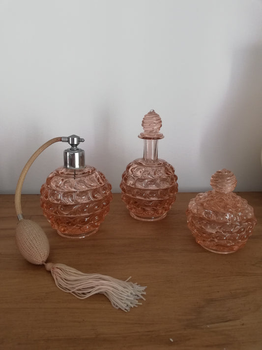 garniture salle de bain verre rose