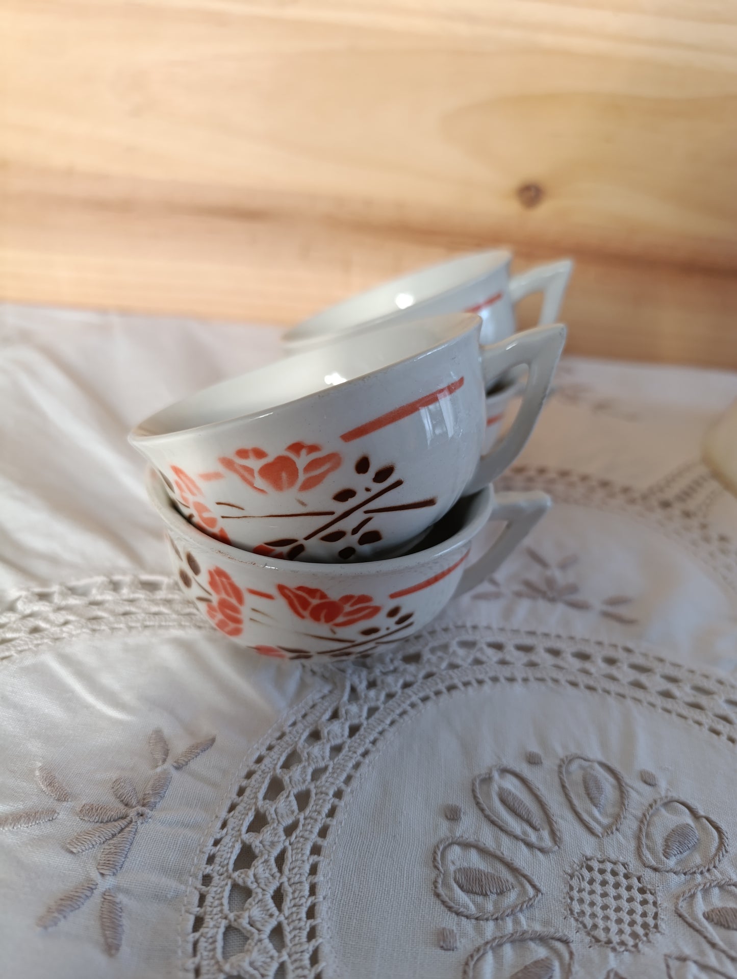 Tasses anciennes Moulin des Loups