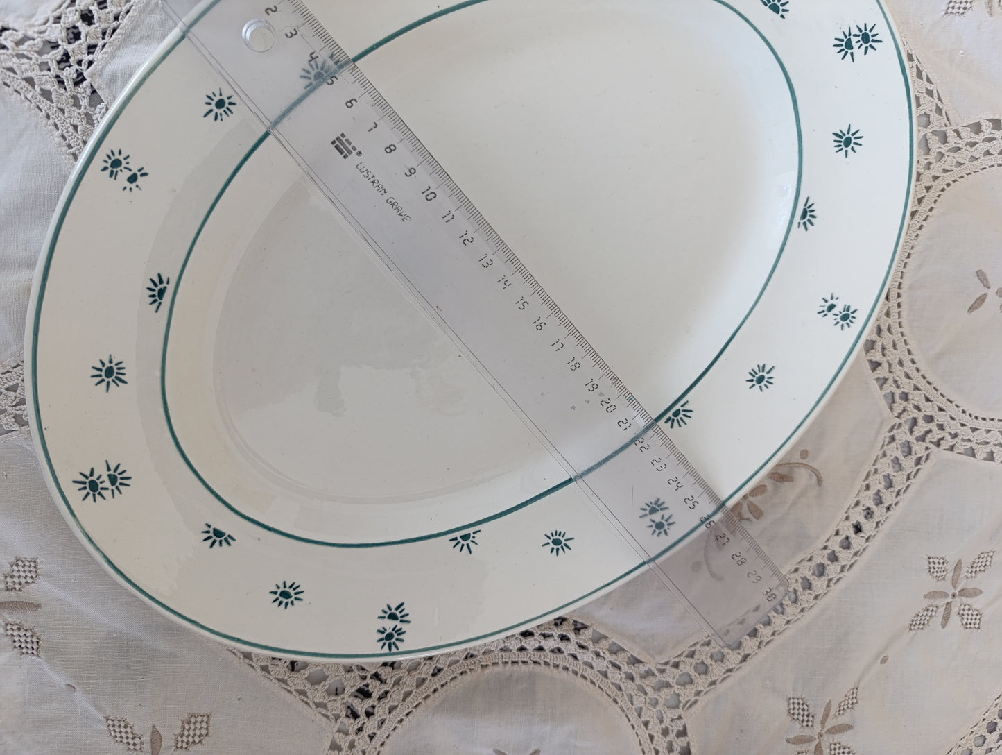 Plat oval Sarreguemines terre de fer Andre vert
