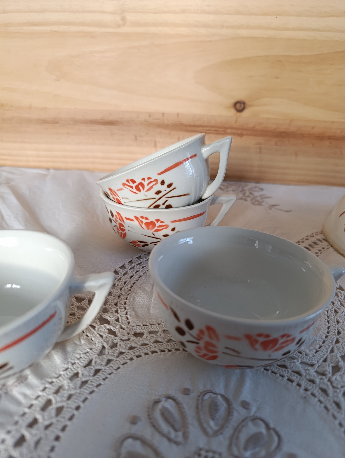 Tasses anciennes Moulin des Loups