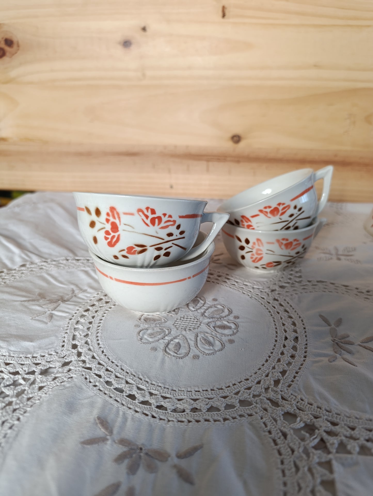 Tasses anciennes Moulin des Loups