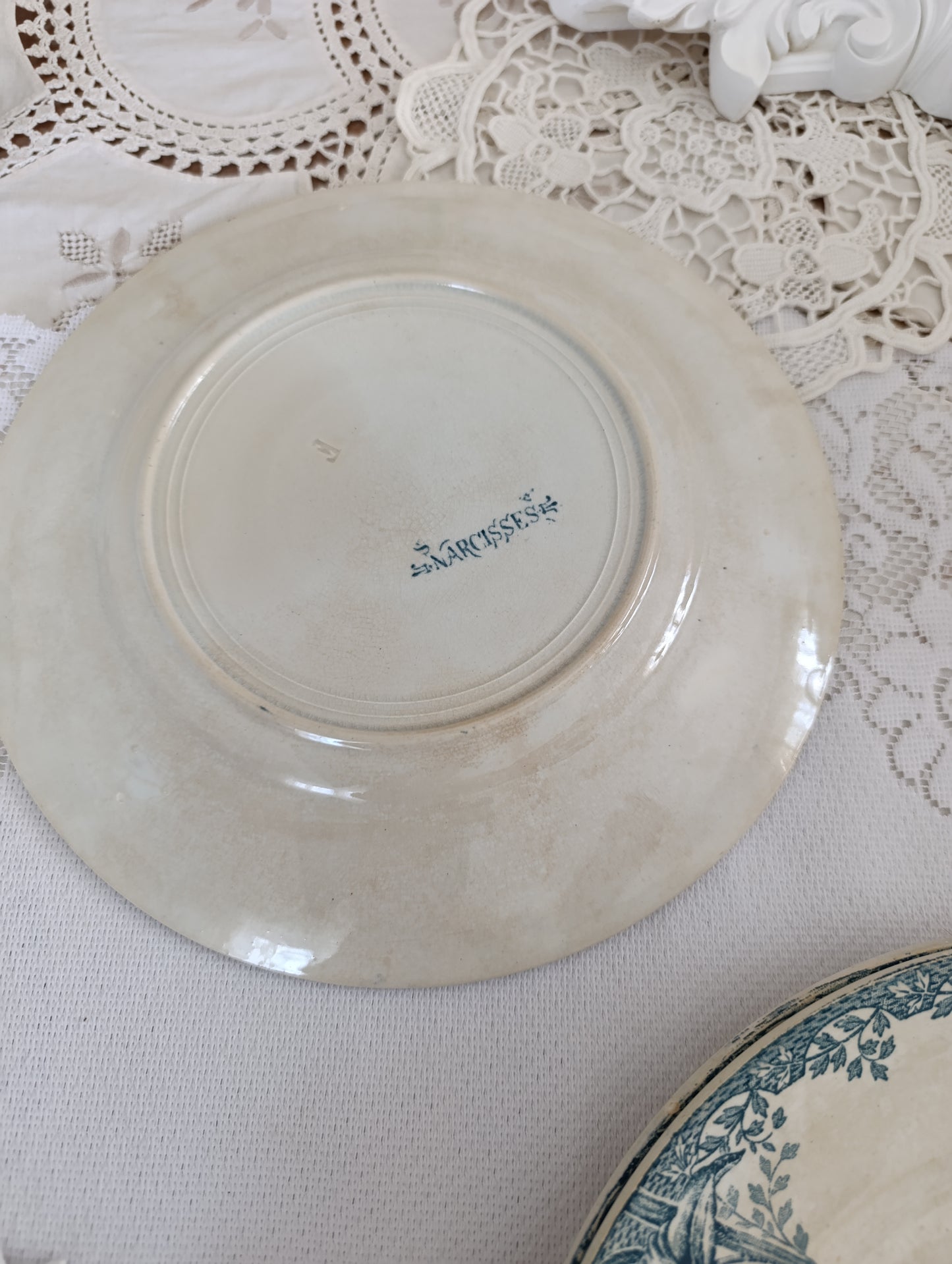 Assiette terre de fer Narcisses