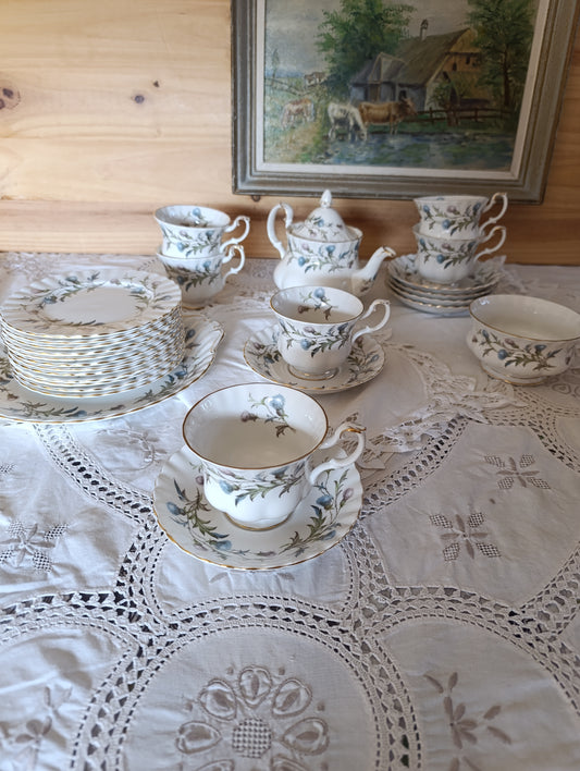 Service Brigadoon Royal Albert