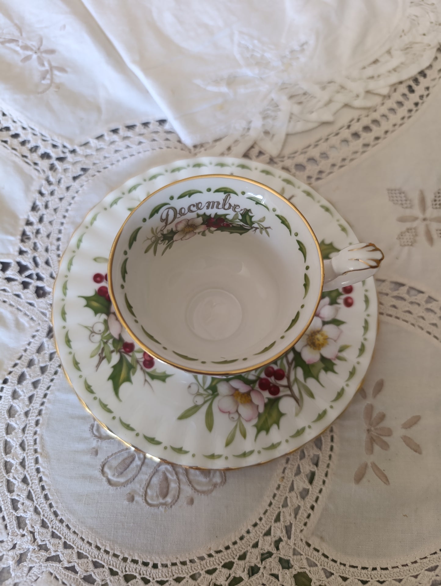 Tasse et petite assiette Royal Albert December christmas Rose