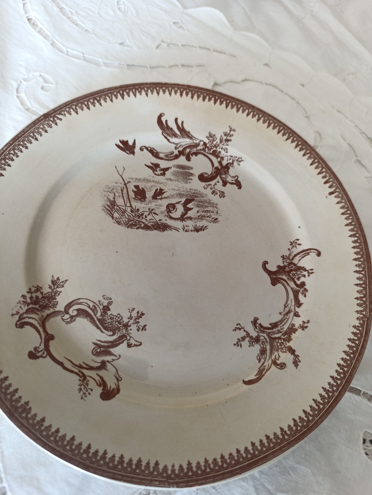 Assiette Rocaille terre de fer Pexonne