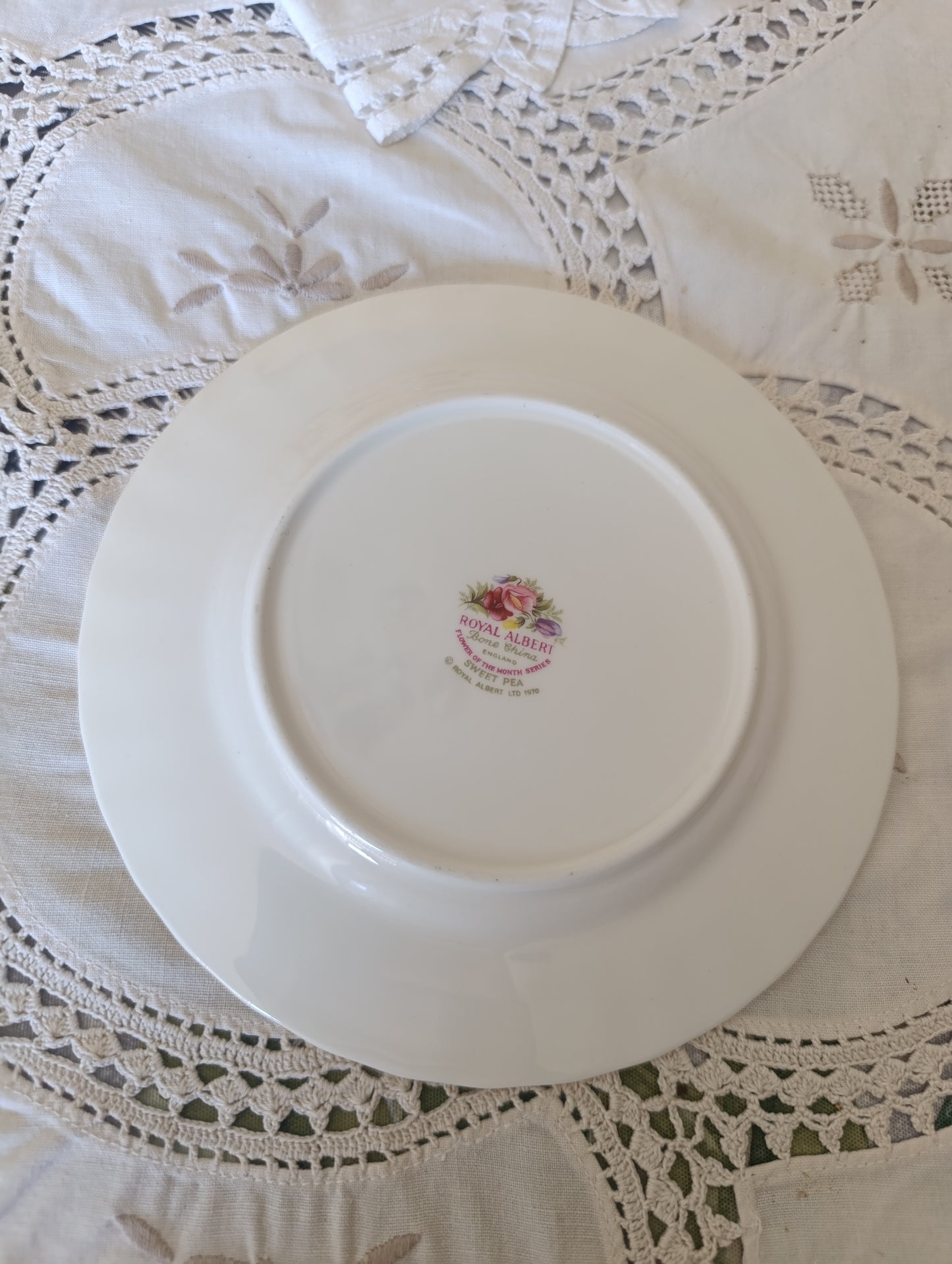 Petite assiette Royal Albert April