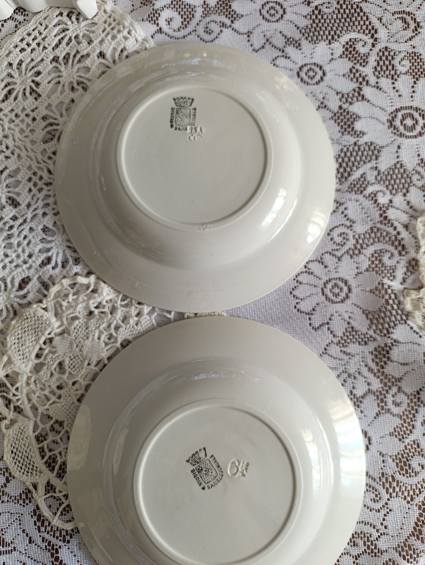 Assiettes creuses Terre de fer blanche Digoin Sarreguemines
