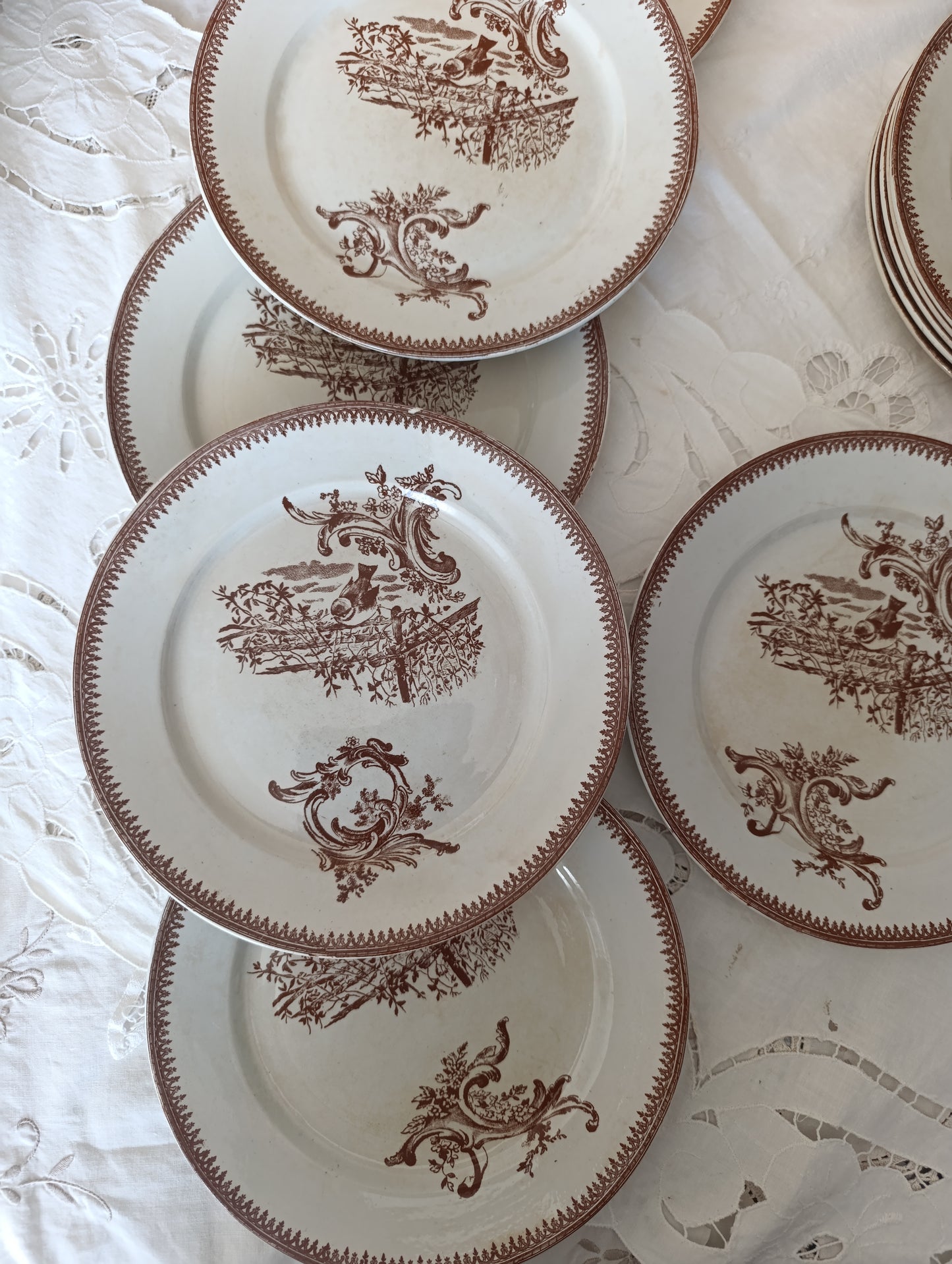 Assiette Rocaille terre de fer Pexonne