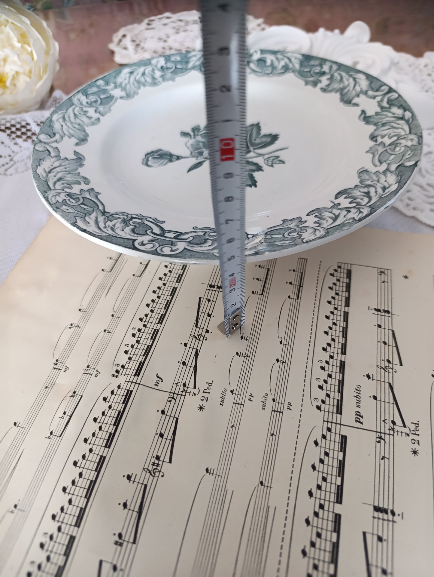 Assiette sur pied Valérie Saint Amand