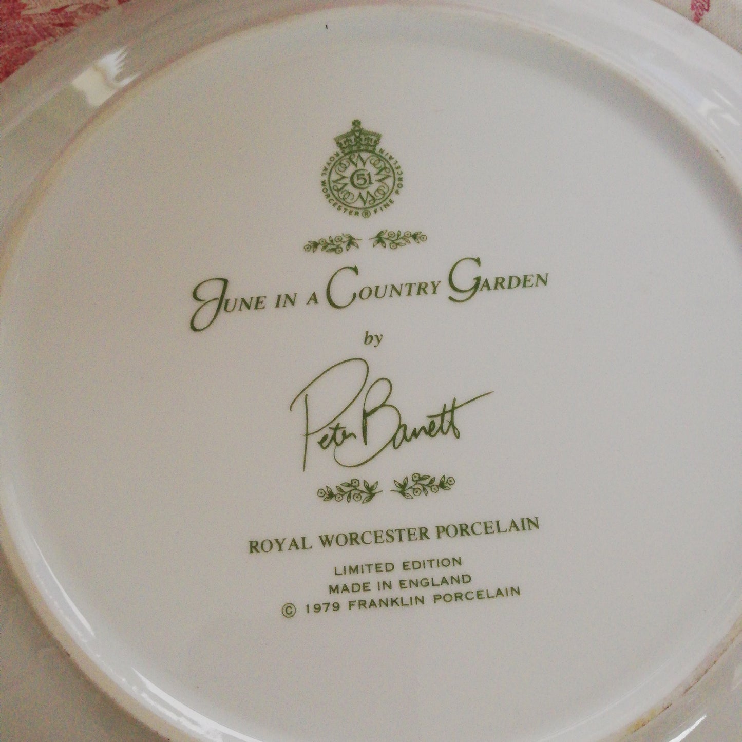 Assiette Fine Porcelaine Royal Worcester Peter Barrett
