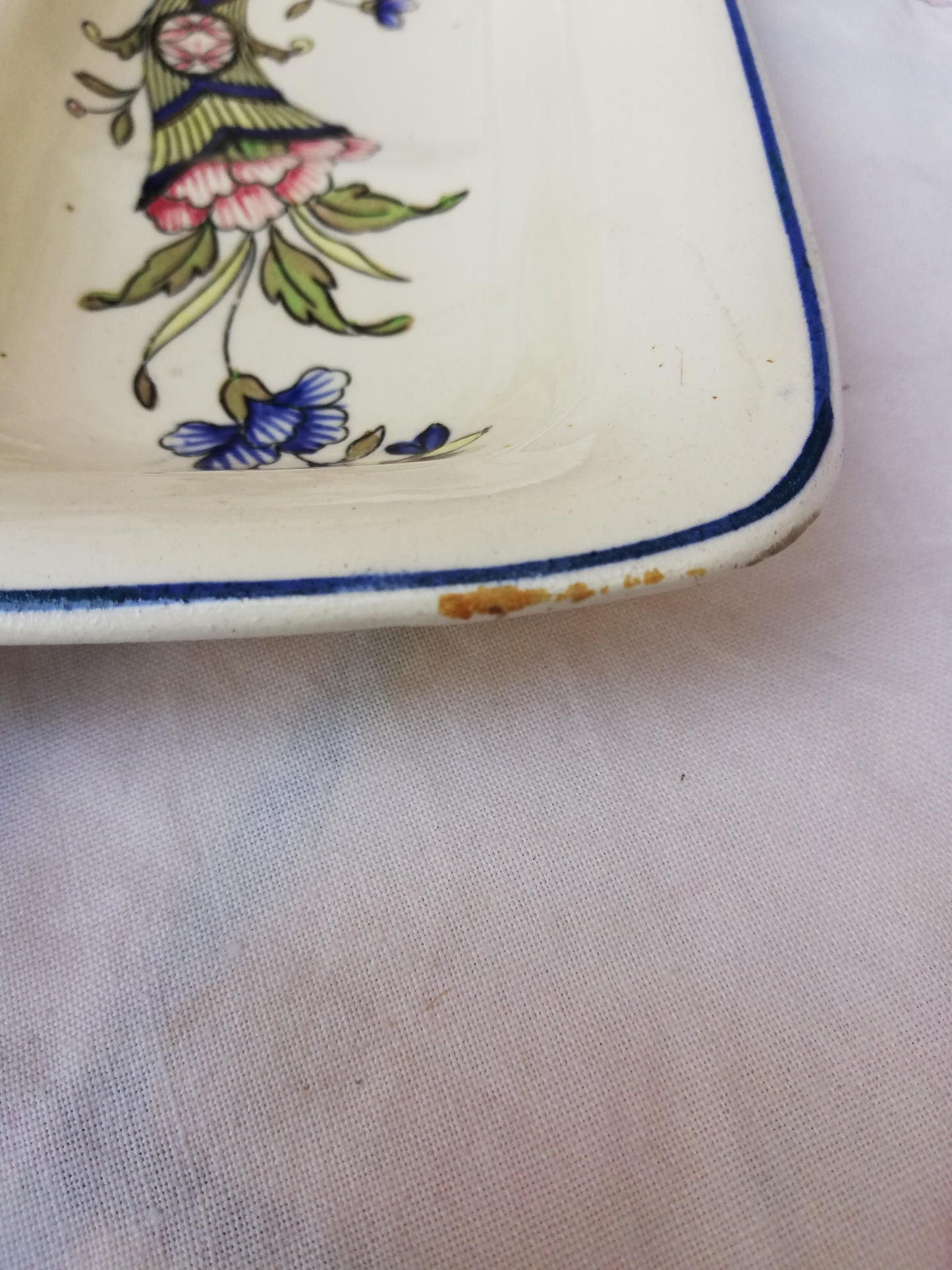 Seifenschale und Kamm aus Eisenton von Longchamp