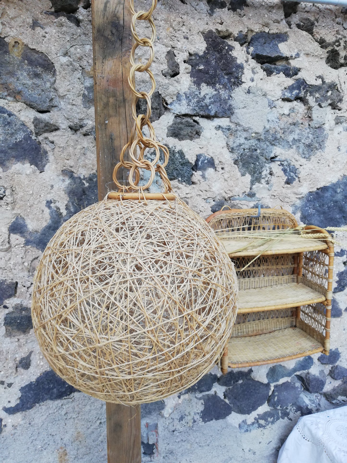 suspension vintage en rotin et ficelle