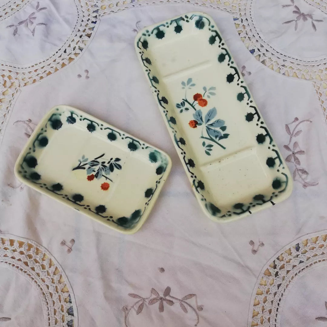 Set aus Erdkammhalter und Seifenschale aus Eisen