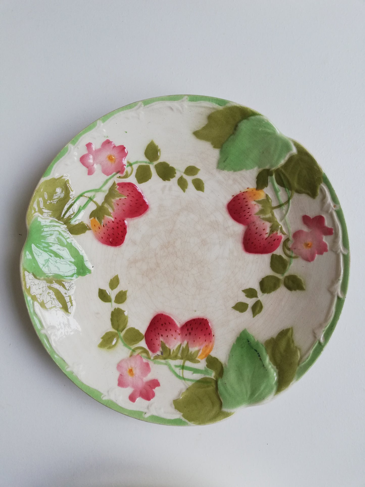 assiette barbotine Choisy le Roi