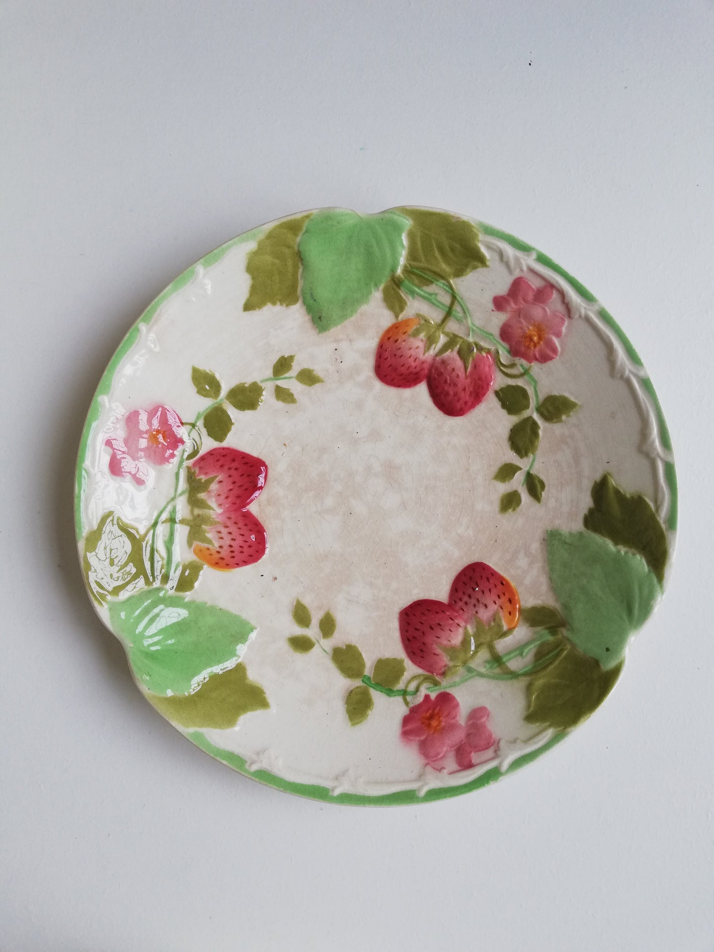 assiette barbotine Choisy le Roi