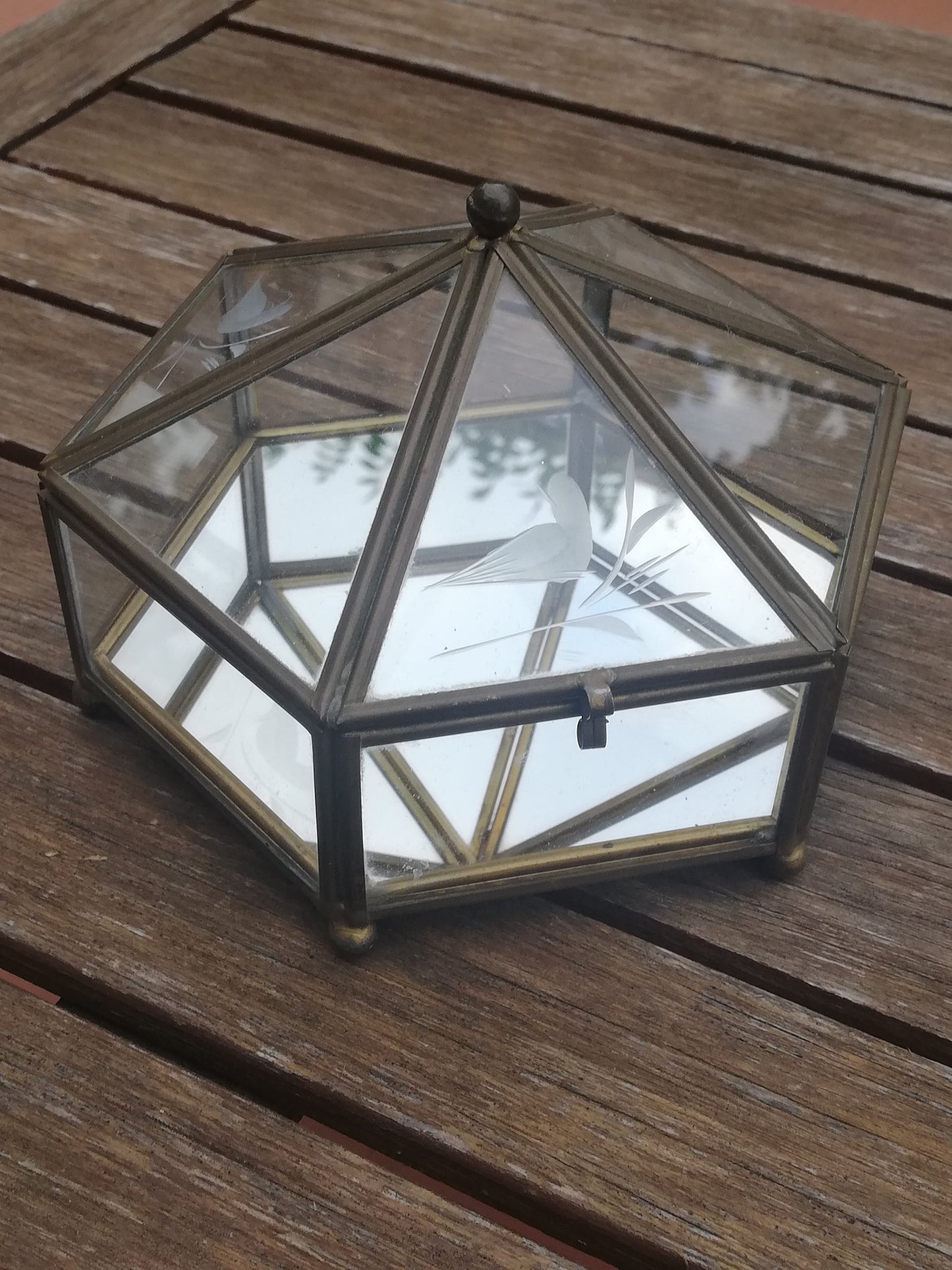 Boite hexagonale métal doré