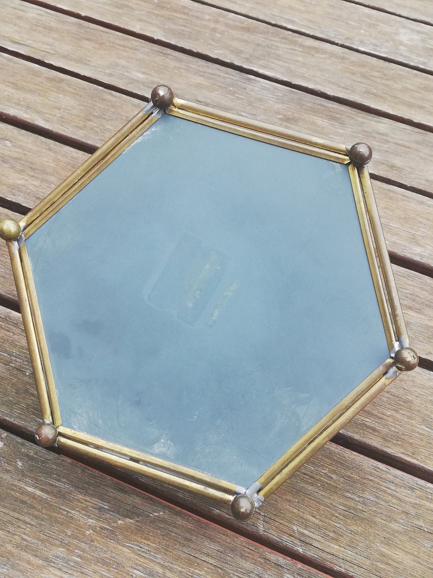 Boite hexagonale métal doré
