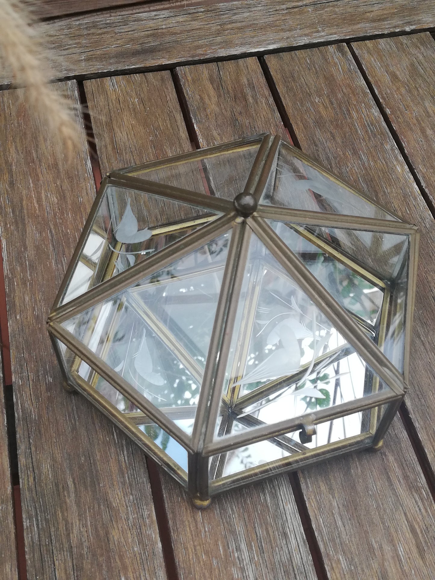 Boite hexagonale métal doré