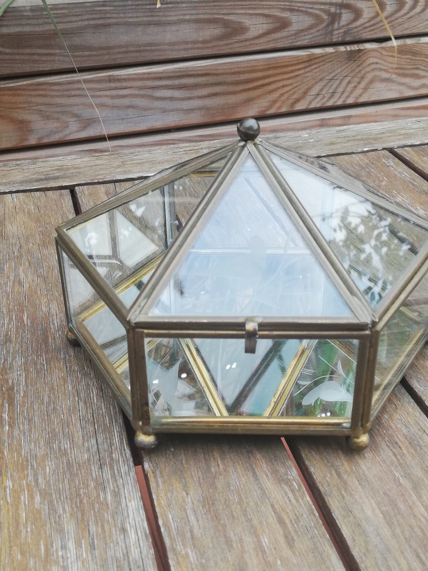 Boite hexagonale métal doré