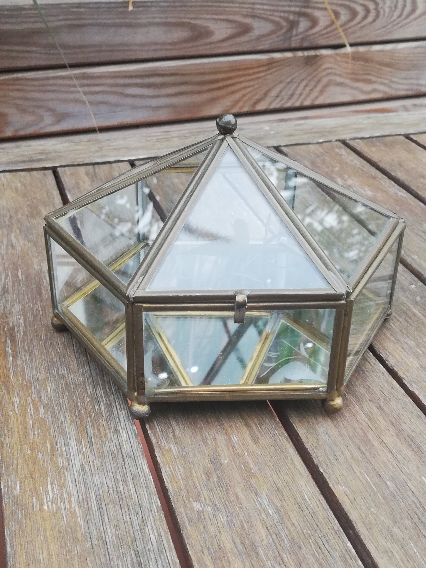 Boite hexagonale métal doré