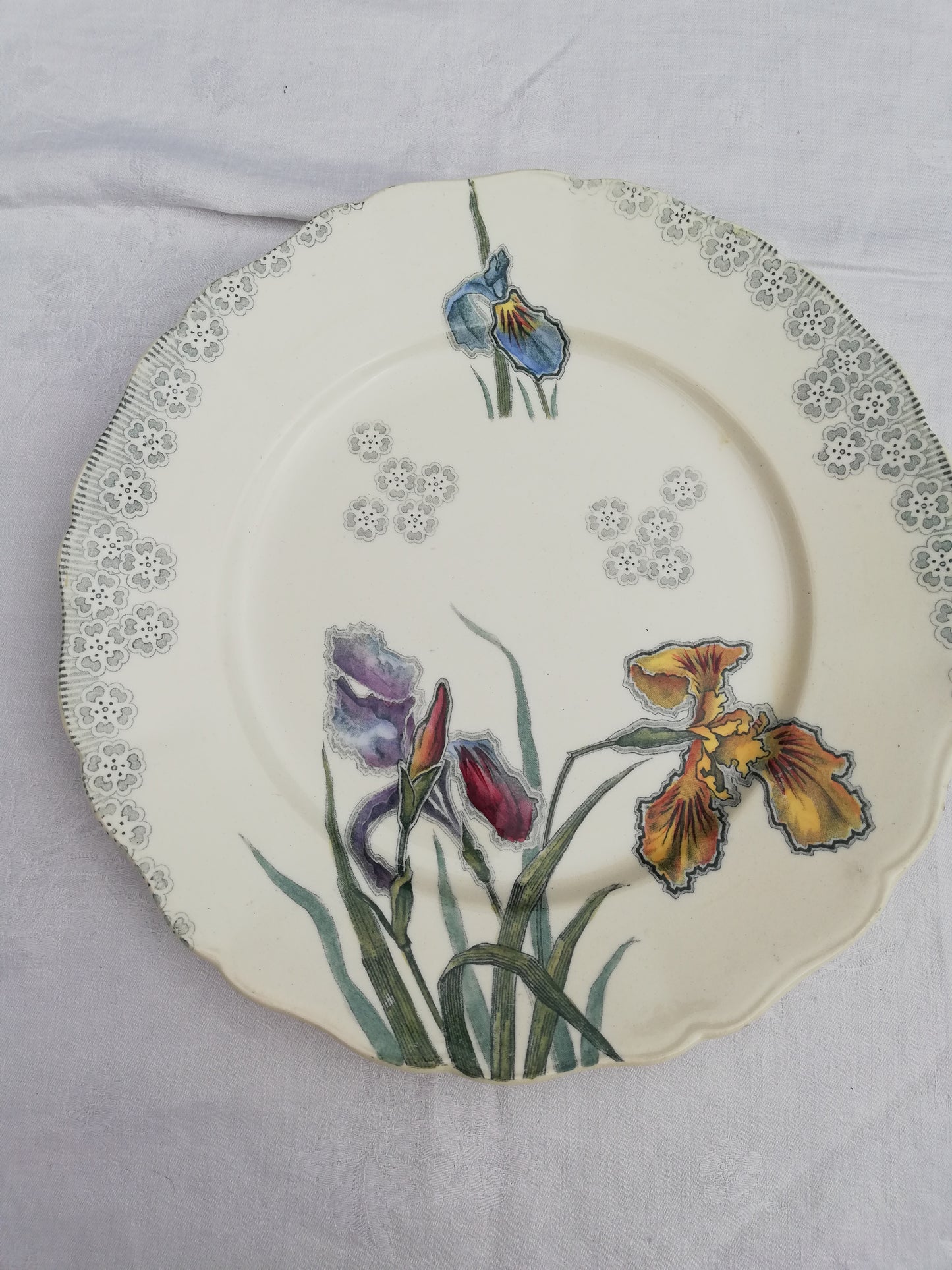 Assiette plate Iris Choisy le Roi