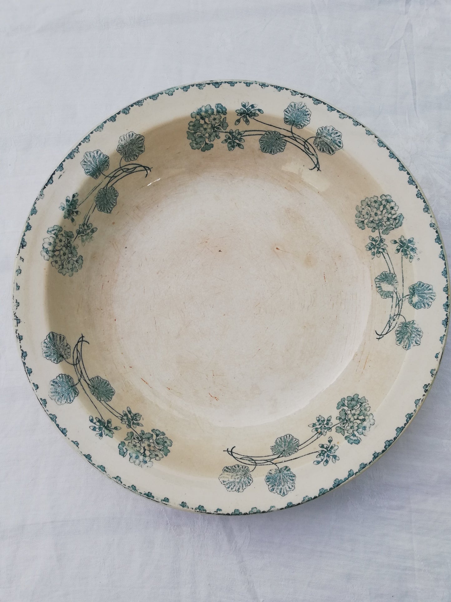 Plat rond et creux Sarreguemines Geeanium