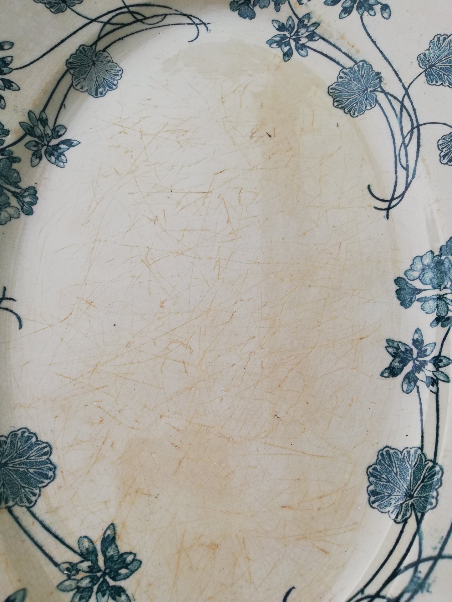 Plat oval Sarreguemines Geranium