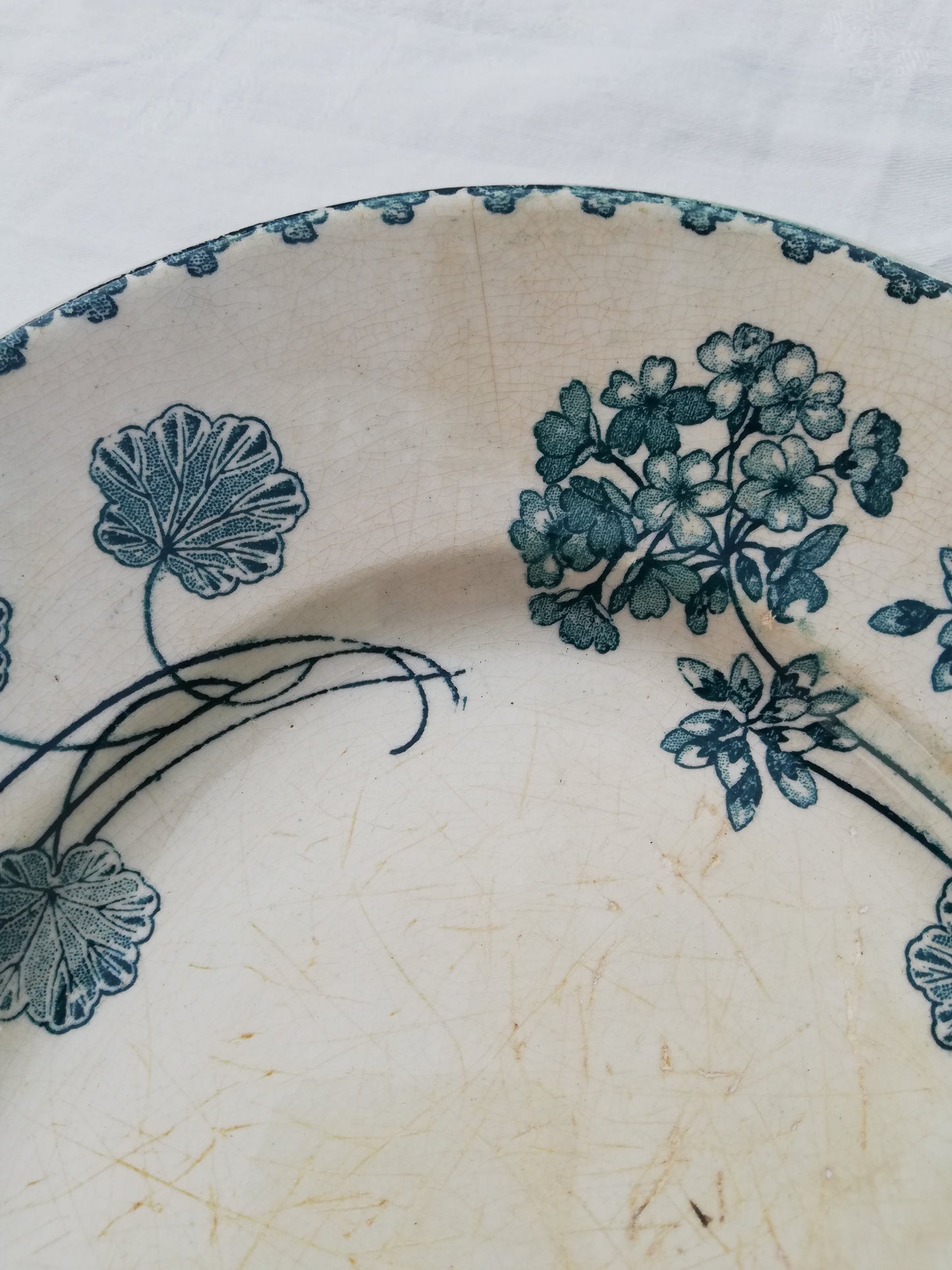 Plat oval Sarreguemines Geranium