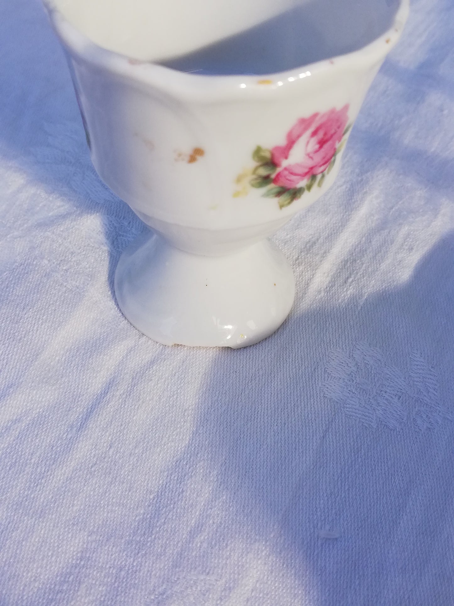 Oeufrier Porte Coquetier porcelaine