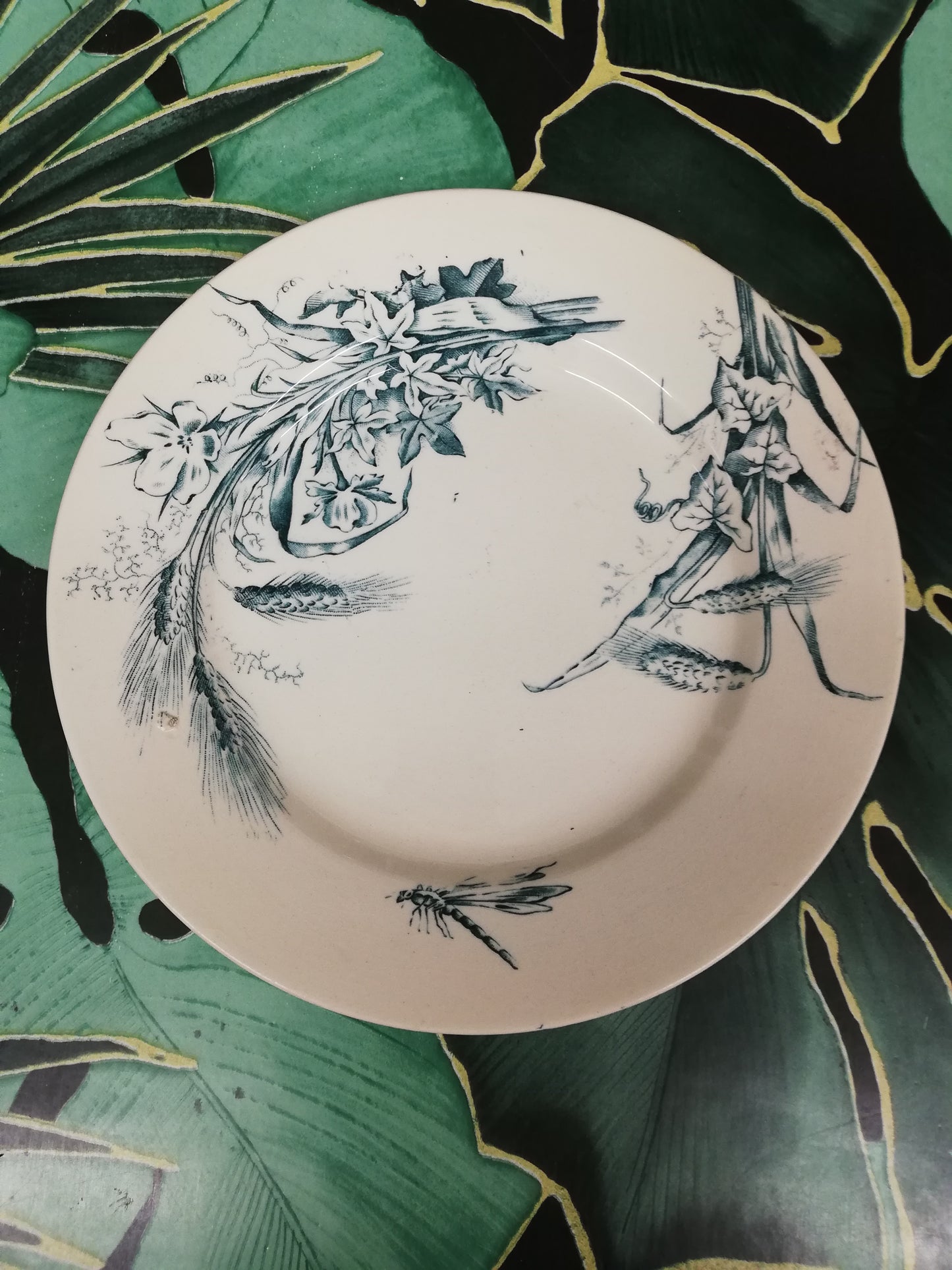 Assiette terre de fer libellule art nouveau