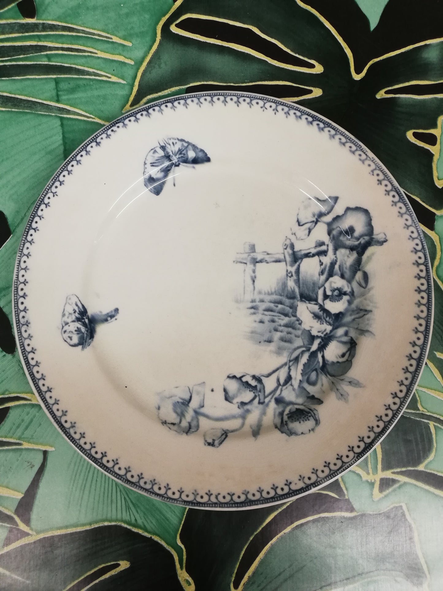 Assiette terre de fer Malaca