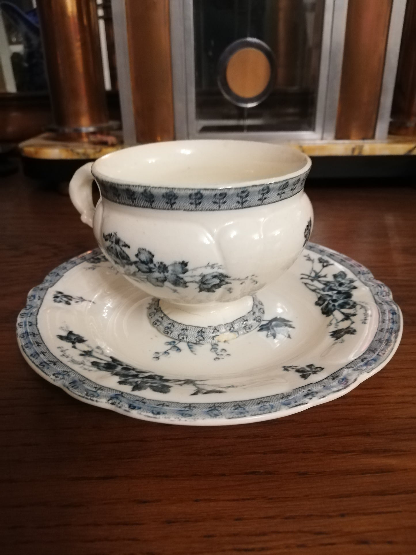 Tasse et sous tasse Choisy le Roi